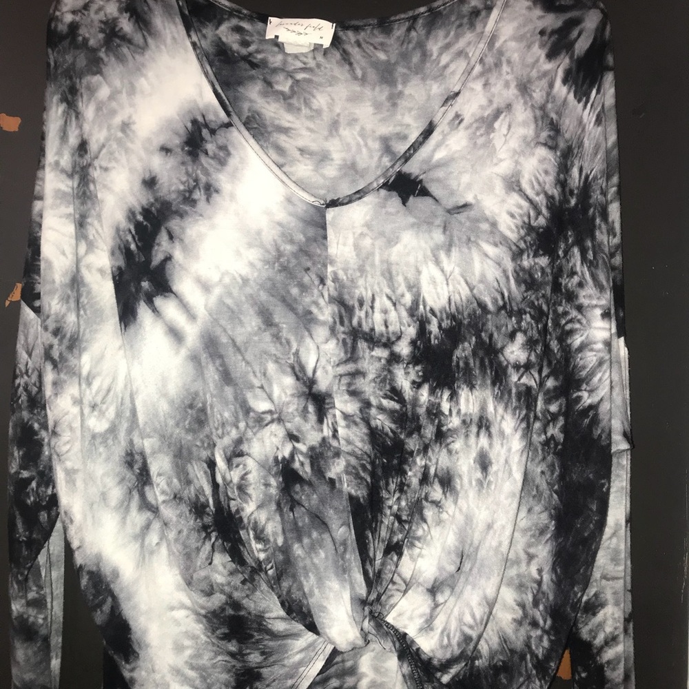 tie-dye long sleeve top